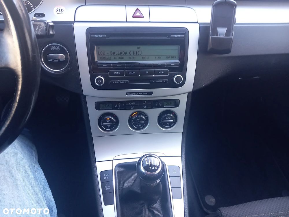 Volkswagen Passat 2.0 TDI BlueMotion Technology Comfortline - 32