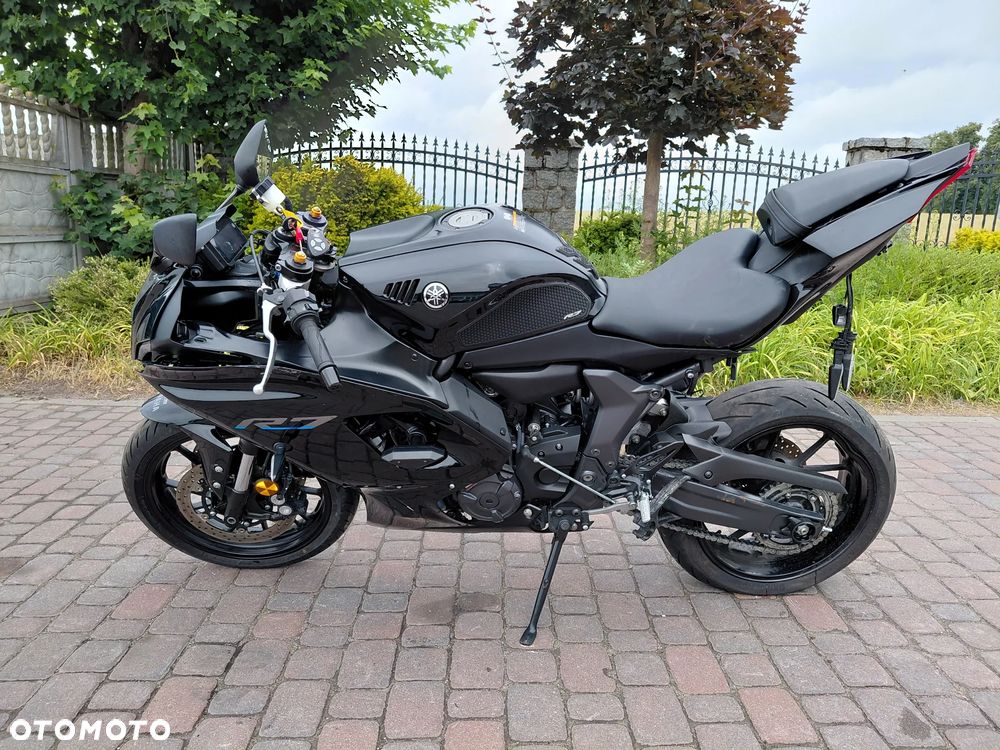 Yamaha R7 - 2