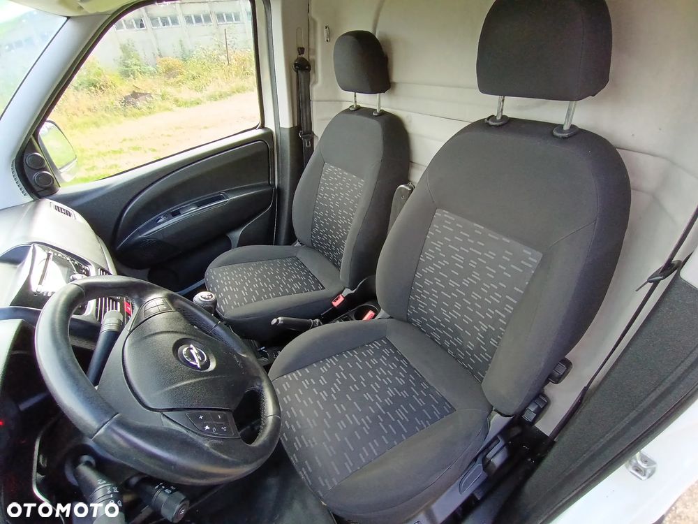 Opel COMBO VAN 1.4 benzyna 95kM manual 2017 rok AUTO SPRAWNE, GOTOWE DO JAZDY!!! - 28