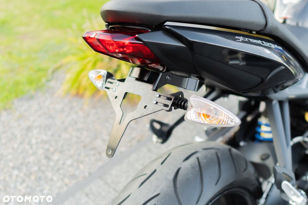 Triumph Street Triple - 25