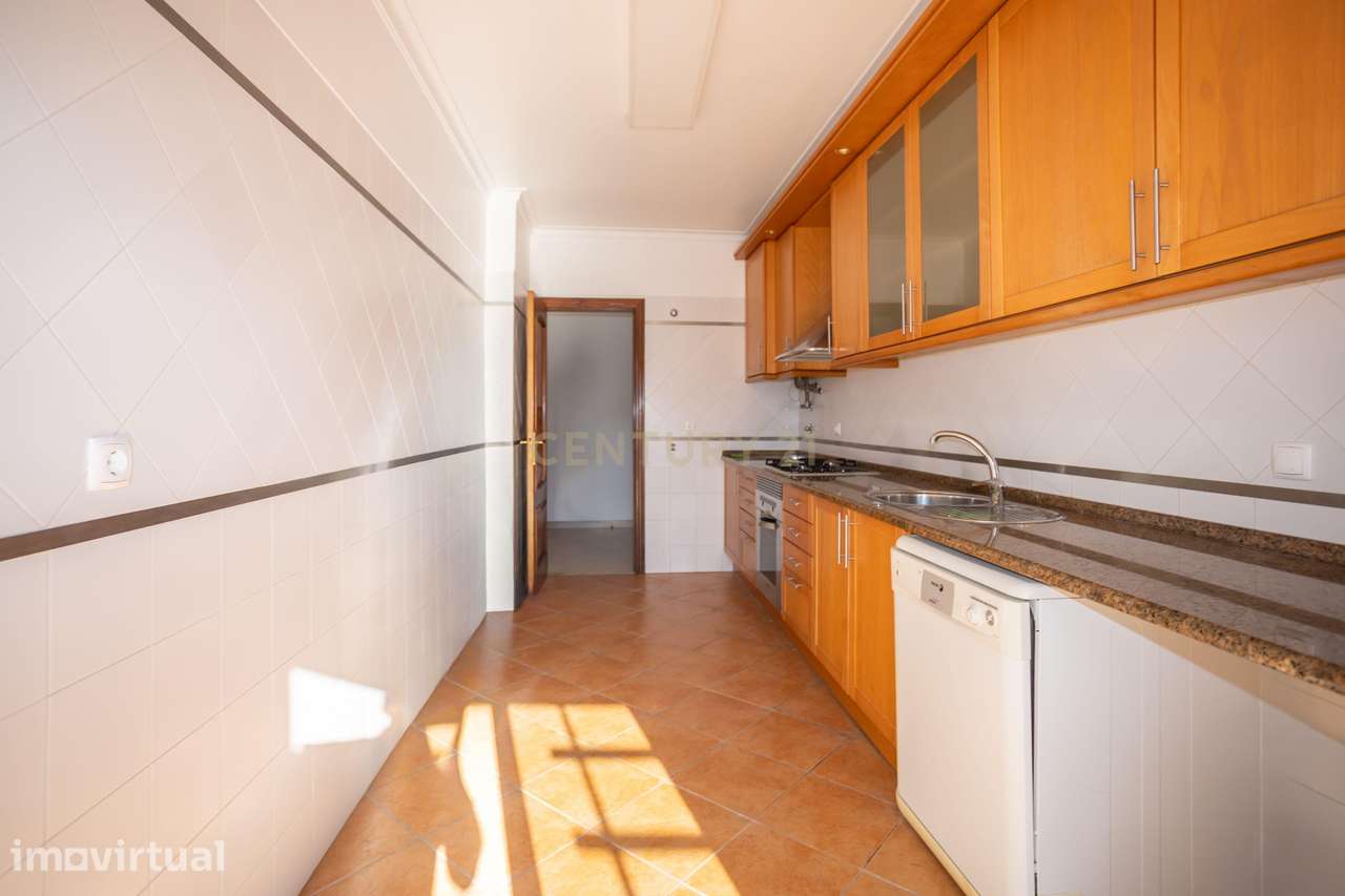 Apartamento T1 em Camarate, Loures - Grande imagem: 2/26