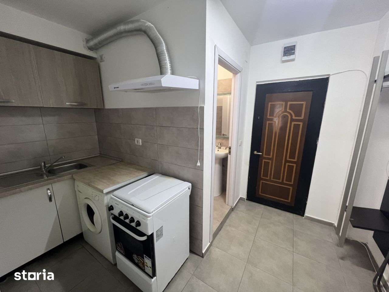 Garsoniera renovata, zona Insula - Imagine principală: 4/6