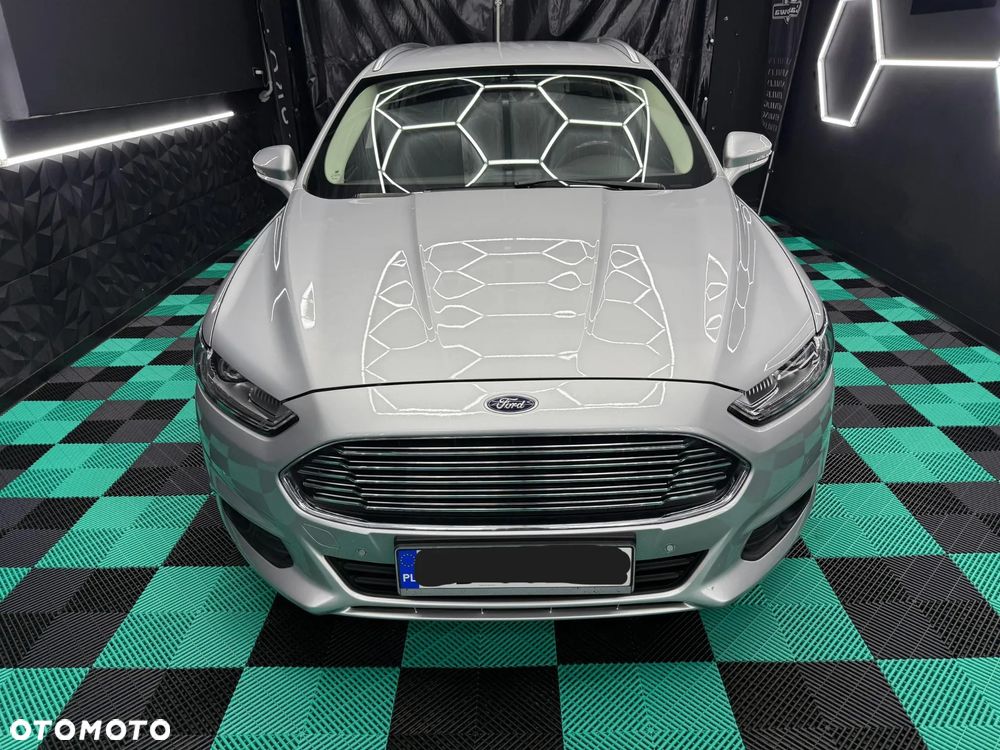 Ford Mondeo - 32