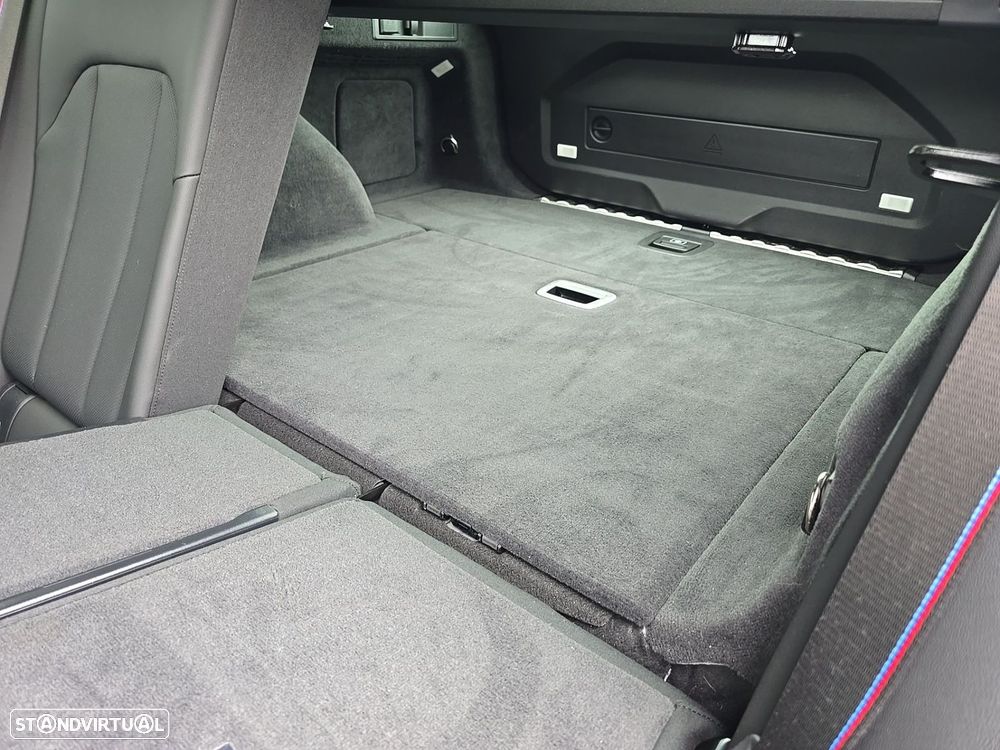 BMW 320 d Pack Desportivo M Pro Auto - 39