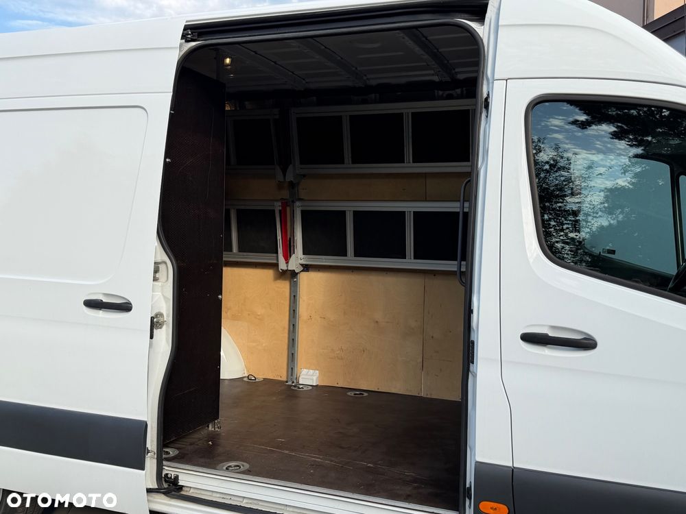 Mercedes-Benz Sprinter - 8