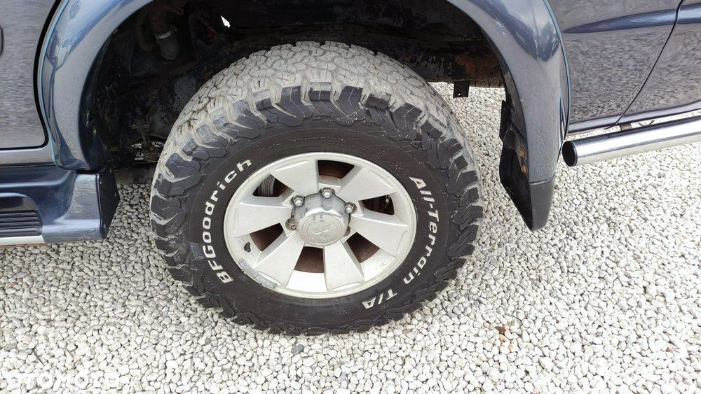 Mitsubishi Pajero - 23