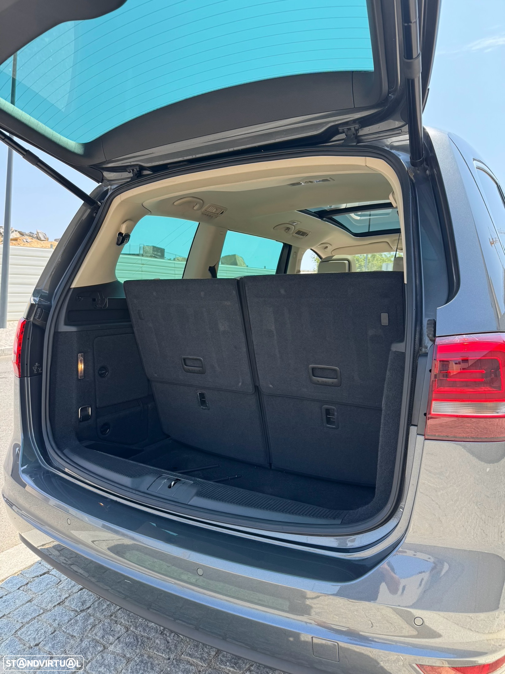VW Sharan 2.0 TDI Blue Highline - 26
