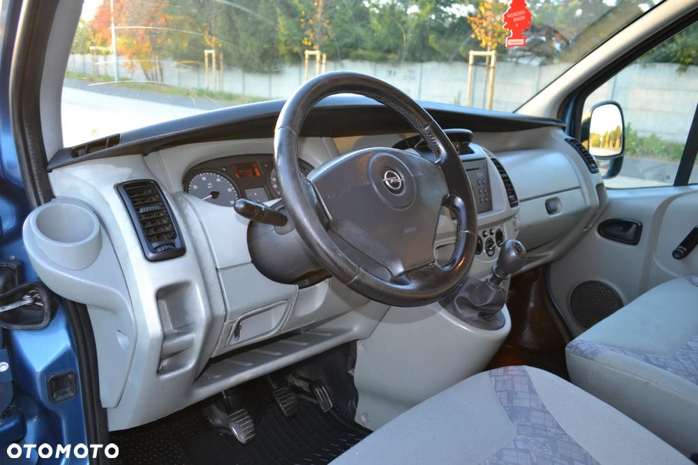 Opel Vivaro - 11