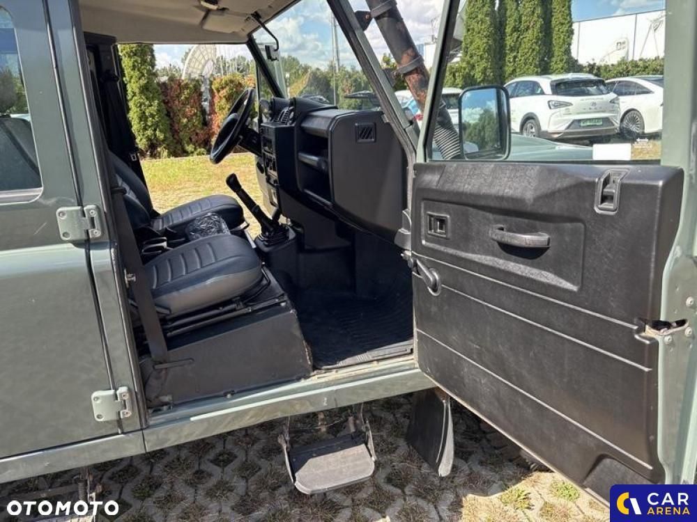 Land Rover Defender - 28