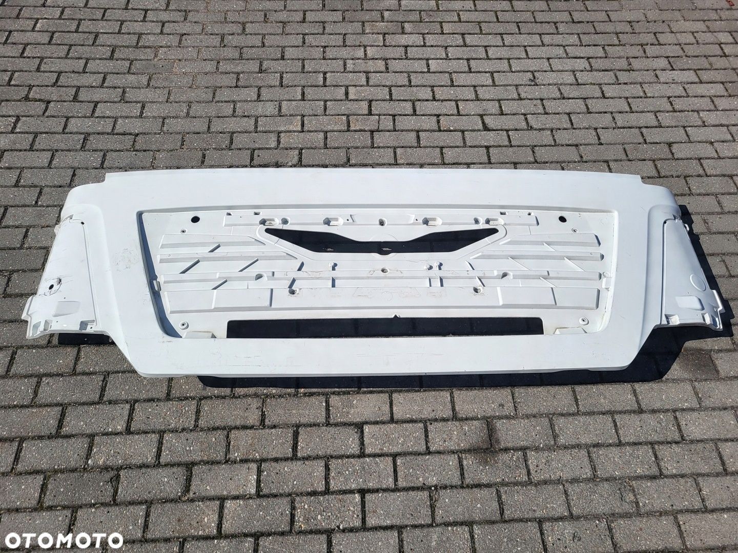Maska Atrapa Kabiny Grill MAN TGX EURO 6 81611106095 81611508094 - 1
