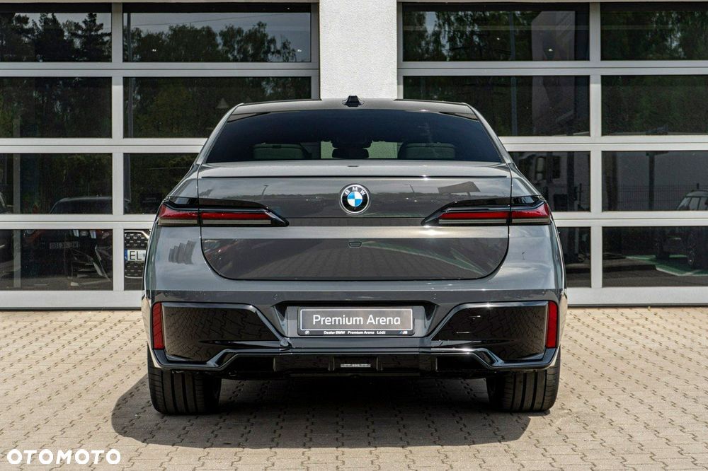 BMW Seria 7 - 11