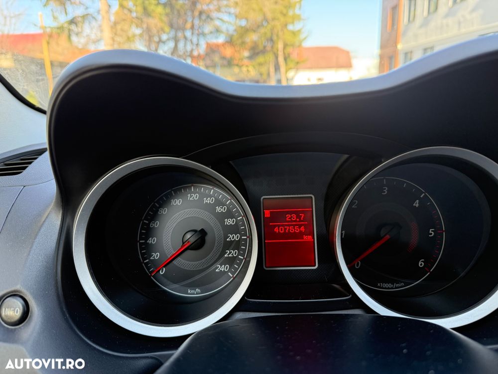 Mitsubishi Lancer 2.0 DI-D Intense - 24