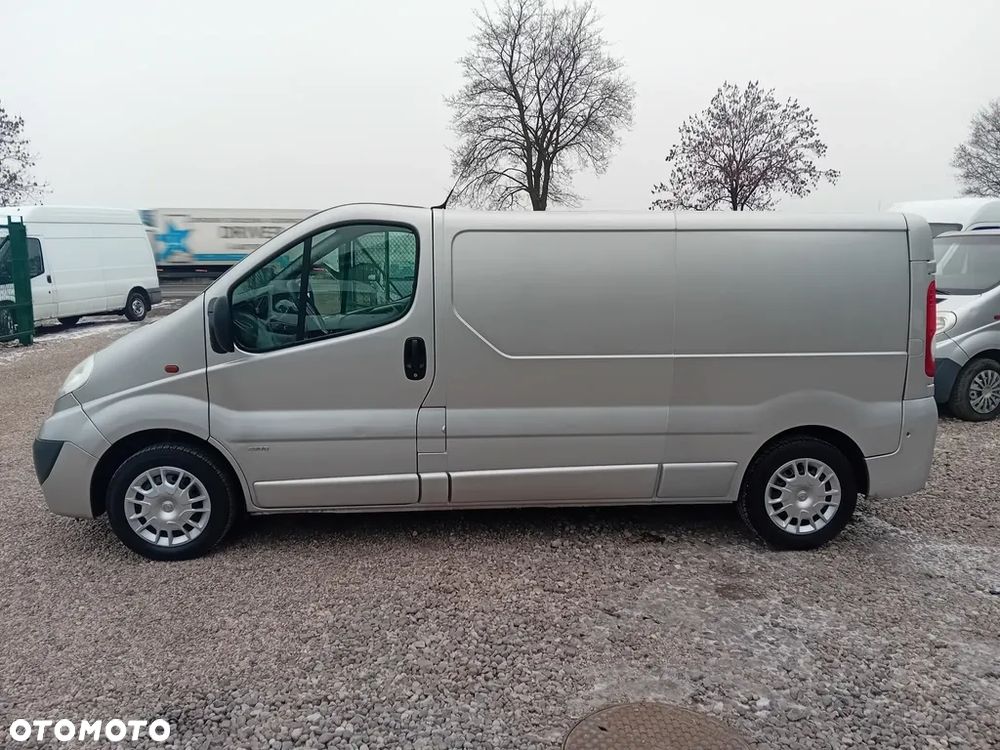 Opel Vivaro - 8