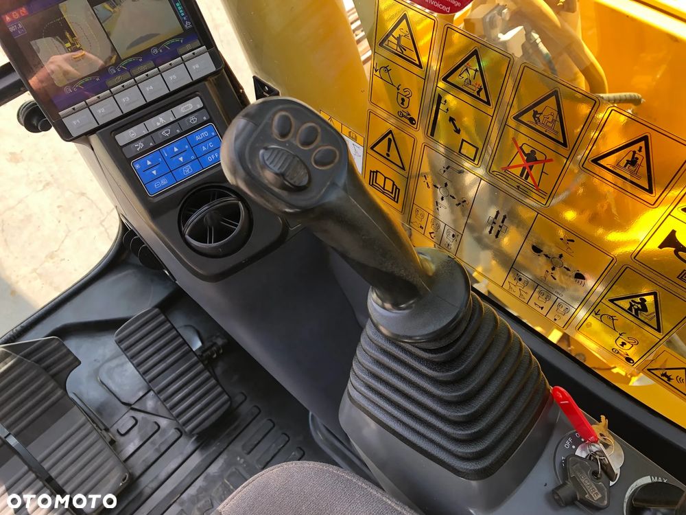Komatsu PC210LC-11 - 34