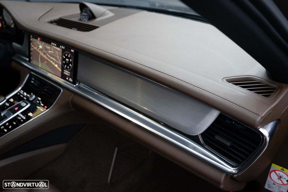 Porsche Panamera Sport Turismo 4 E-Hybrid - 46