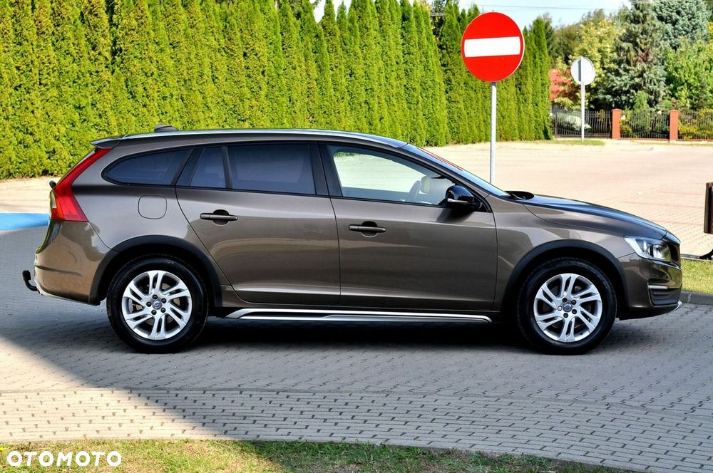 Volvo V60 Cross Country D3 Drive-E Momentum - 5