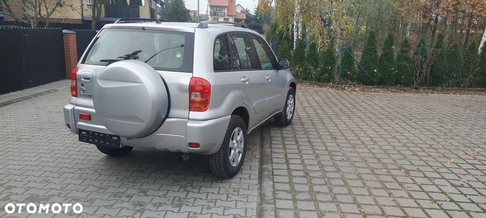 Toyota RAV4 - 4