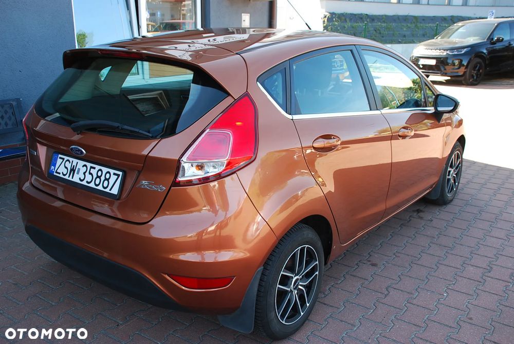 Ford Fiesta 1.6 TDCi DPF Titanium - 24