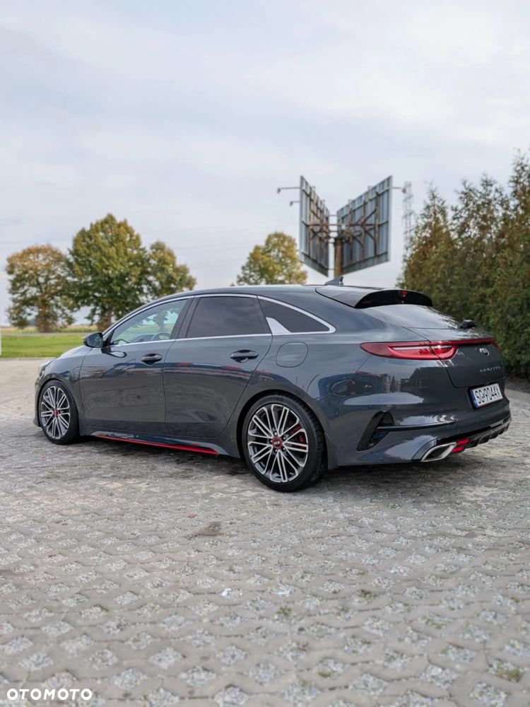 Kia ProCeed - 2