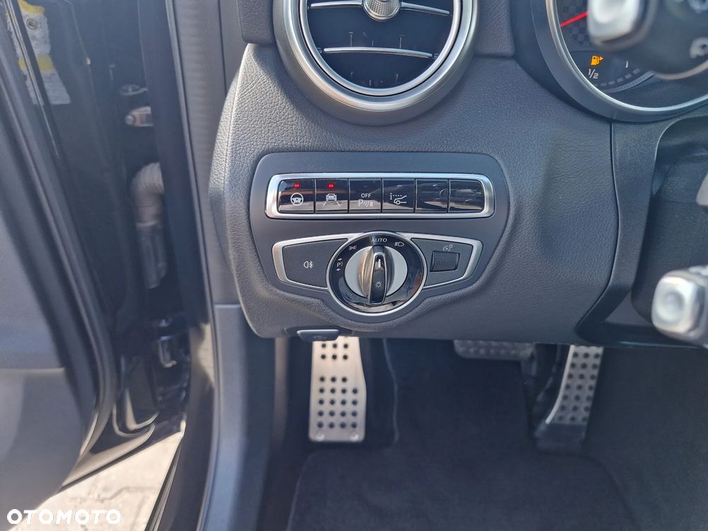 Mercedes-Benz Klasa C AMG 43 4-Matic - 12