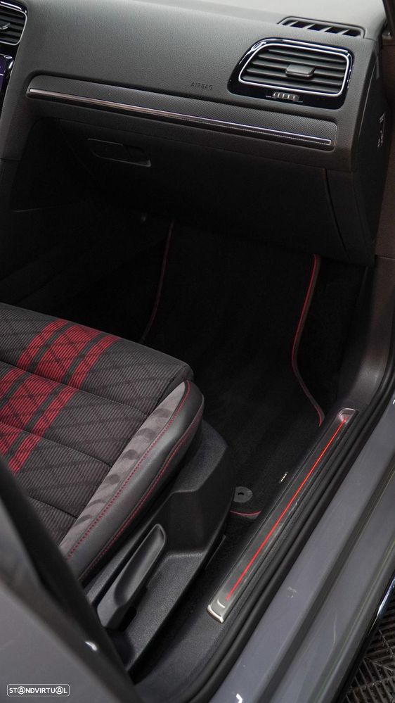 VW Golf GTI TCR 2.0 TSI OPF DSG - 10