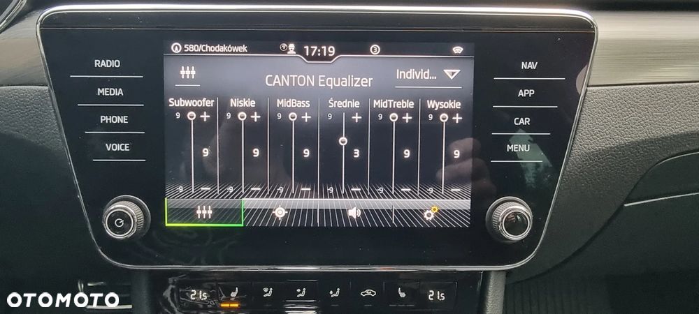 Skoda Superb 2.0 TDI SCR Style DSG - 38