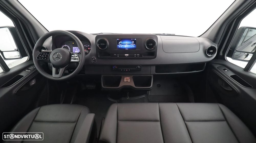 Mercedes-Benz Sprinter - 13