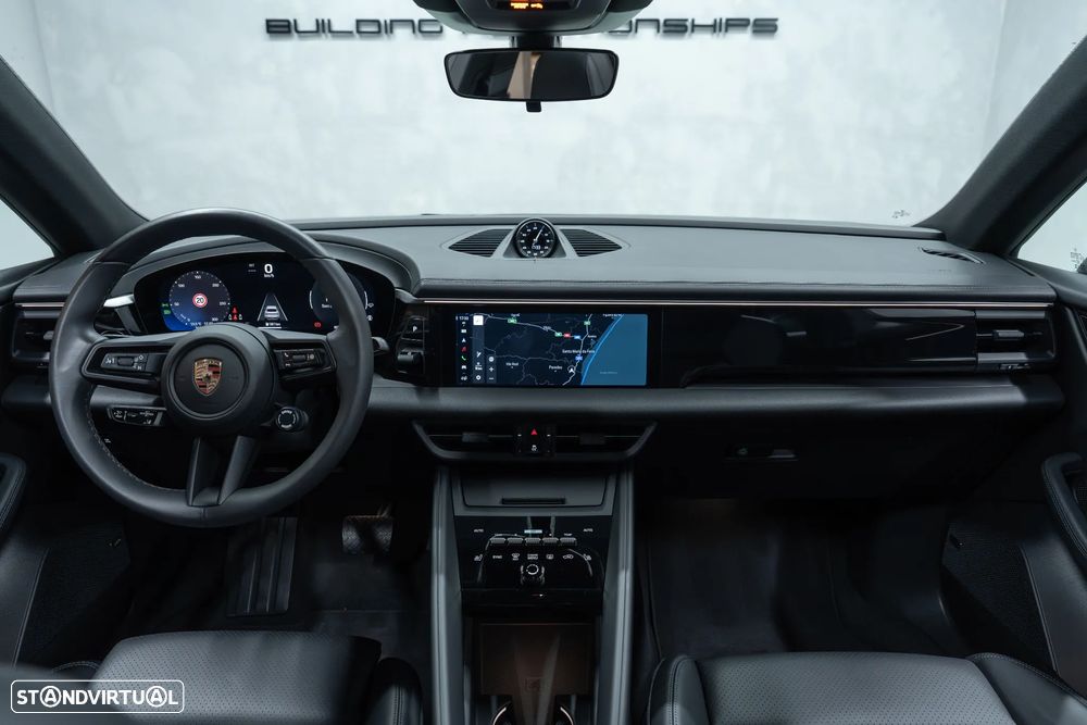 Porsche Macan Electric 4 - 20