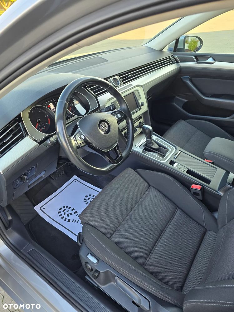 Volkswagen Passat Variant 1.6 TDI SCR DSG Comfortline - 24