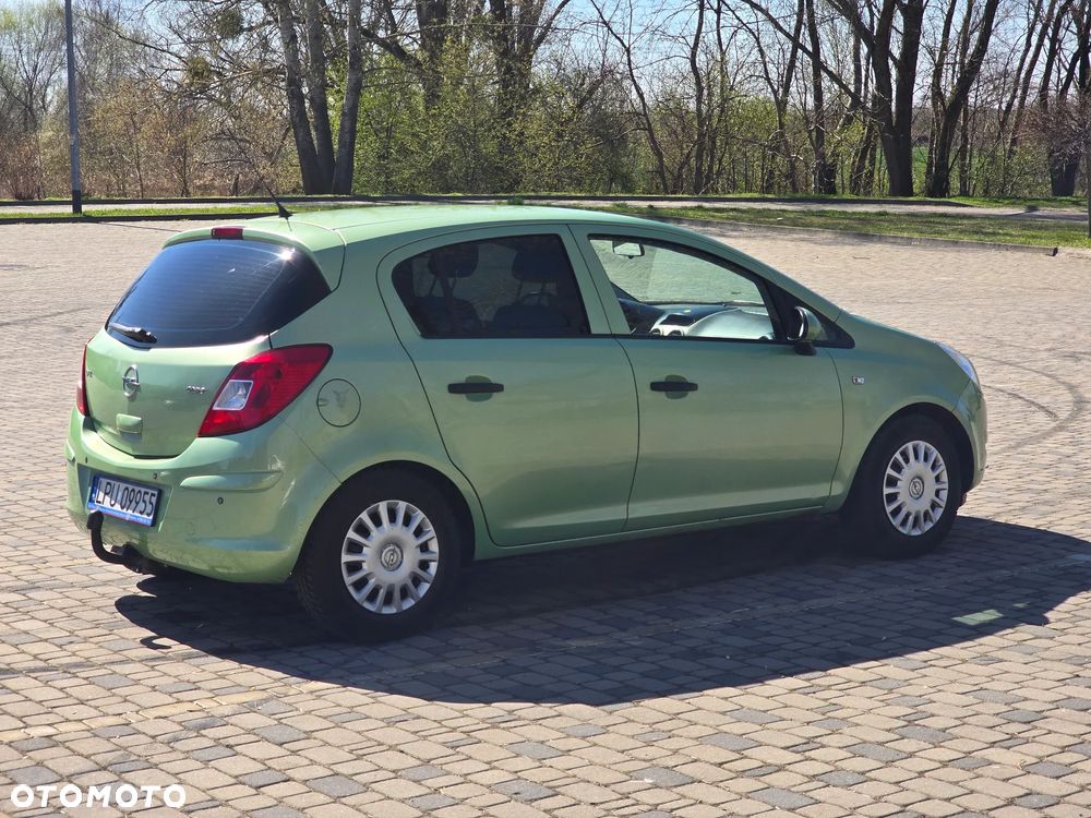 Opel Corsa 1.2 16V Cosmo - 4