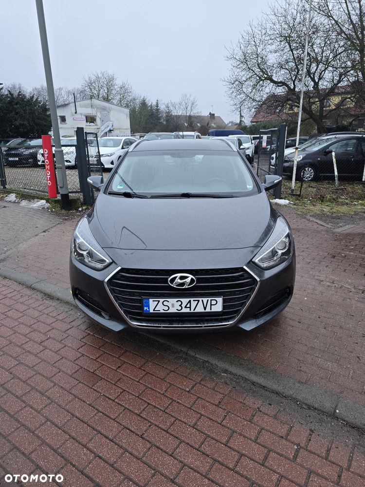 Hyundai i40 Kombi blue 1.6 Trend - 9