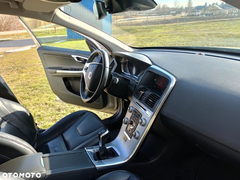 Volvo XC 60 D3 Drive-E Momentum - 15