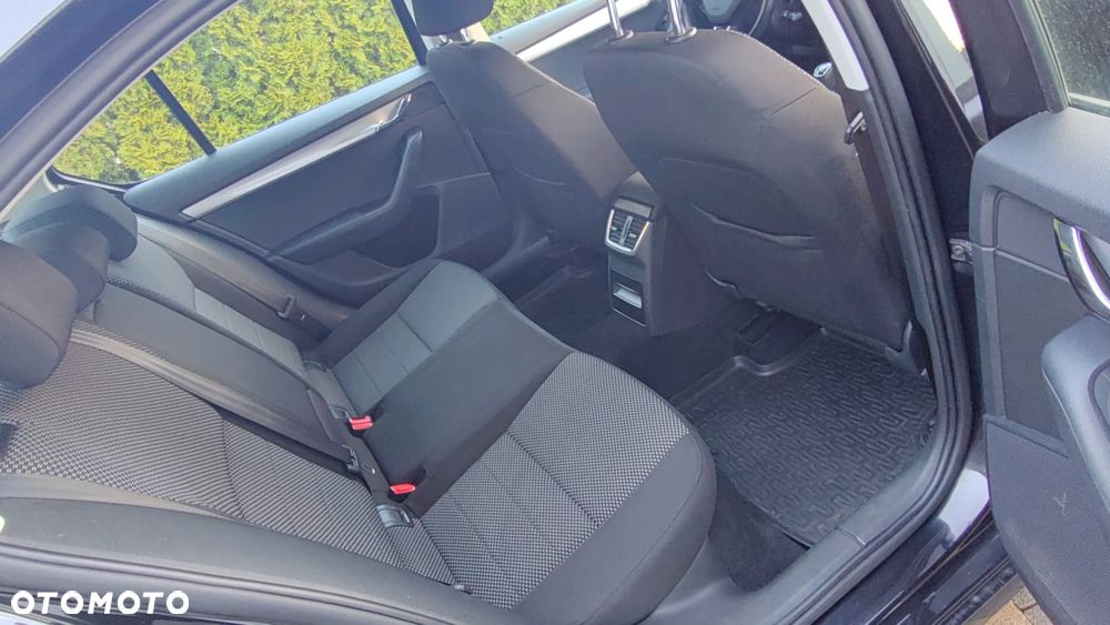 Skoda Octavia 1.4 TSI Ambition - 11