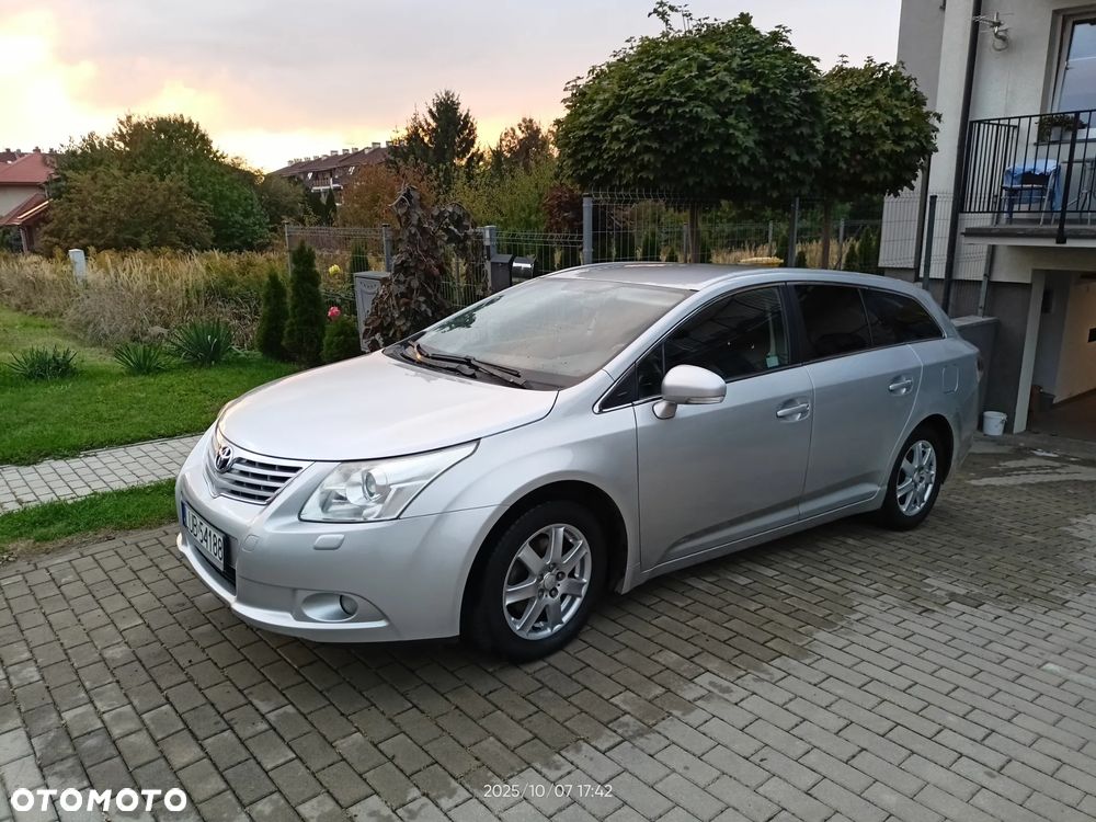 Toyota Avensis - 4