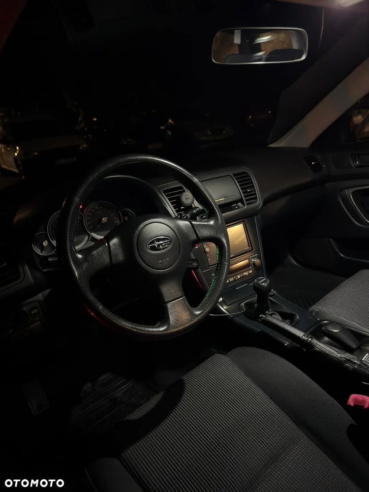 Subaru Outback 2.5 - 17