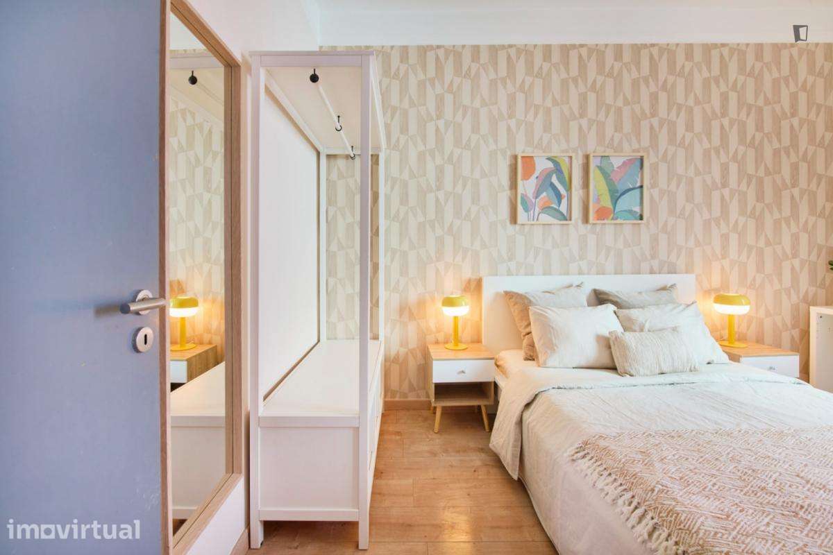 Quarto - localizado em Alameda Lisbon - Grande imagem: 2/46