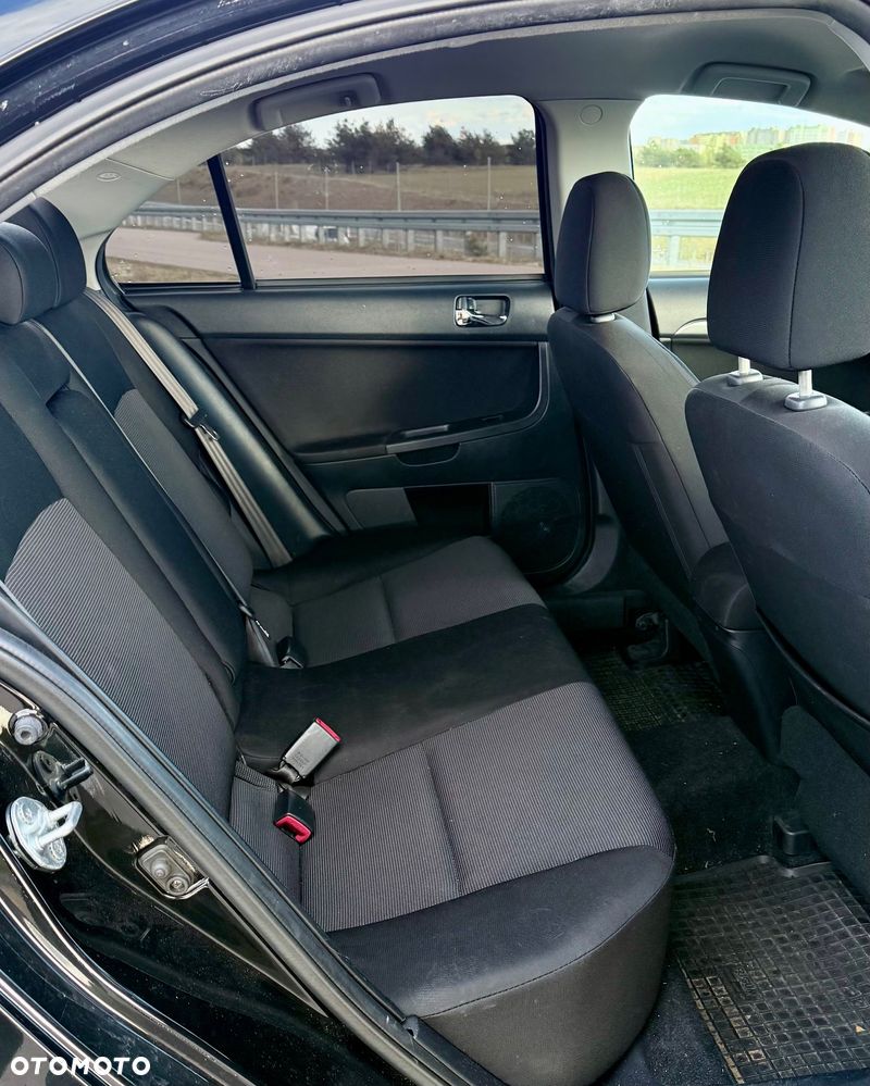 Mitsubishi Lancer 1.8 Intense - 14