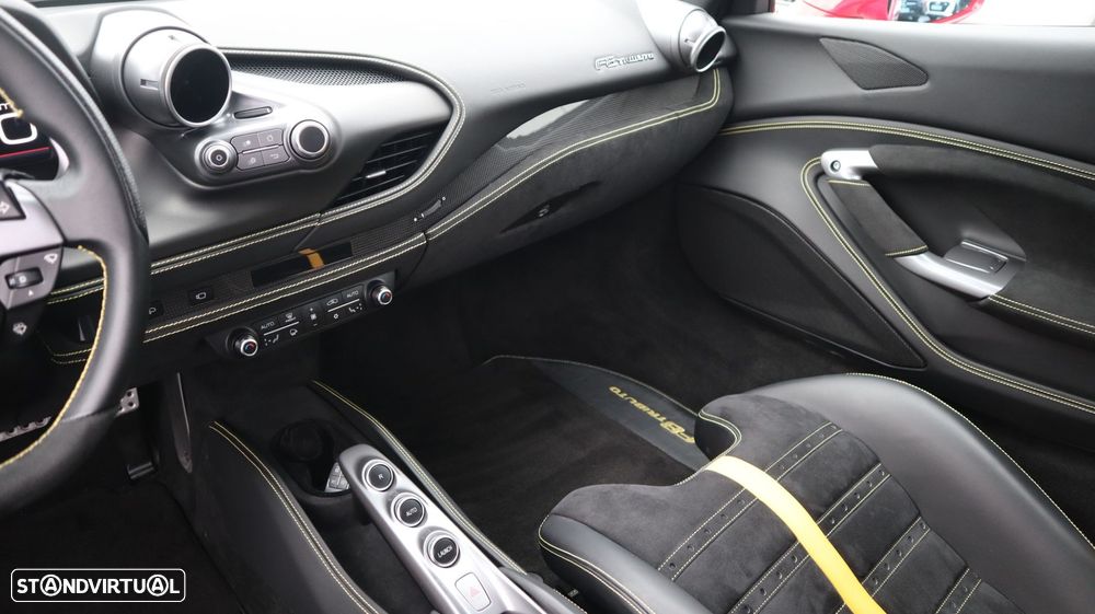 Ferrari F8 Tributo - 23