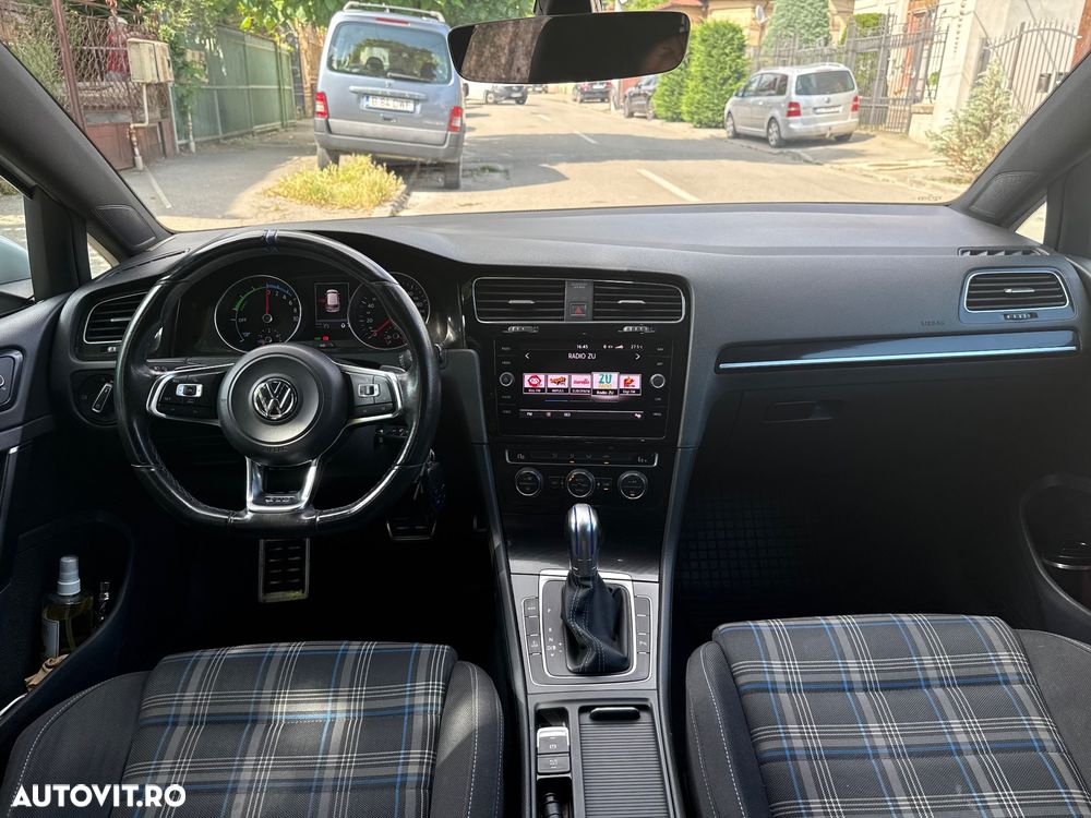 Volkswagen Golf Standard - 8