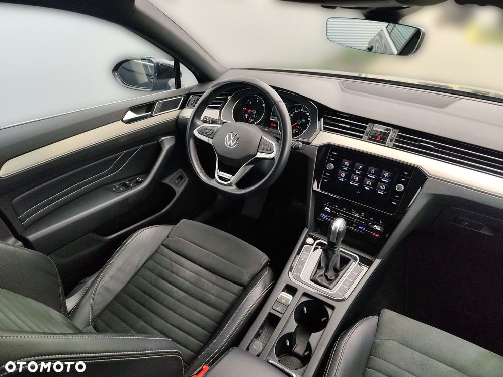 Volkswagen Passat - 16