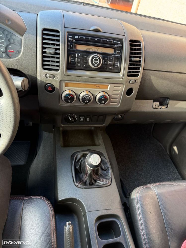 Nissan Navara 2.5 dCi CD Pilot - 6