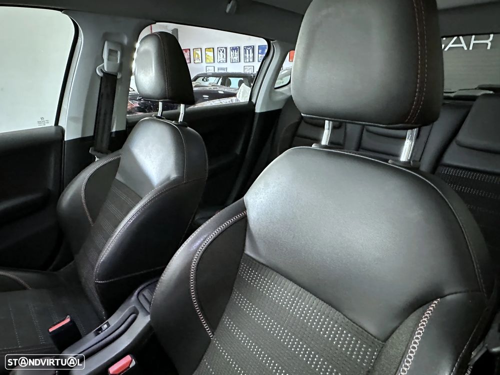 Peugeot 2008 1.2 PureTech GT Line - 27