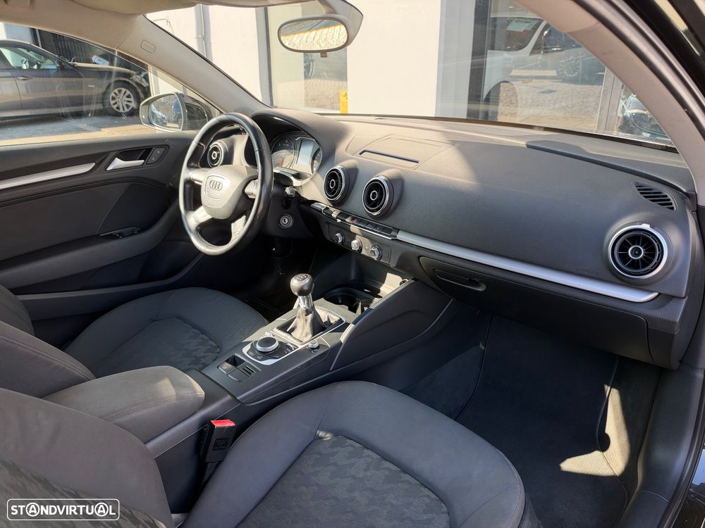 Audi A3 1.6 TDI (clean diesel) Attraction - 17
