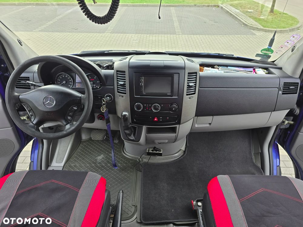 Mercedes-Benz Sprinter - 12