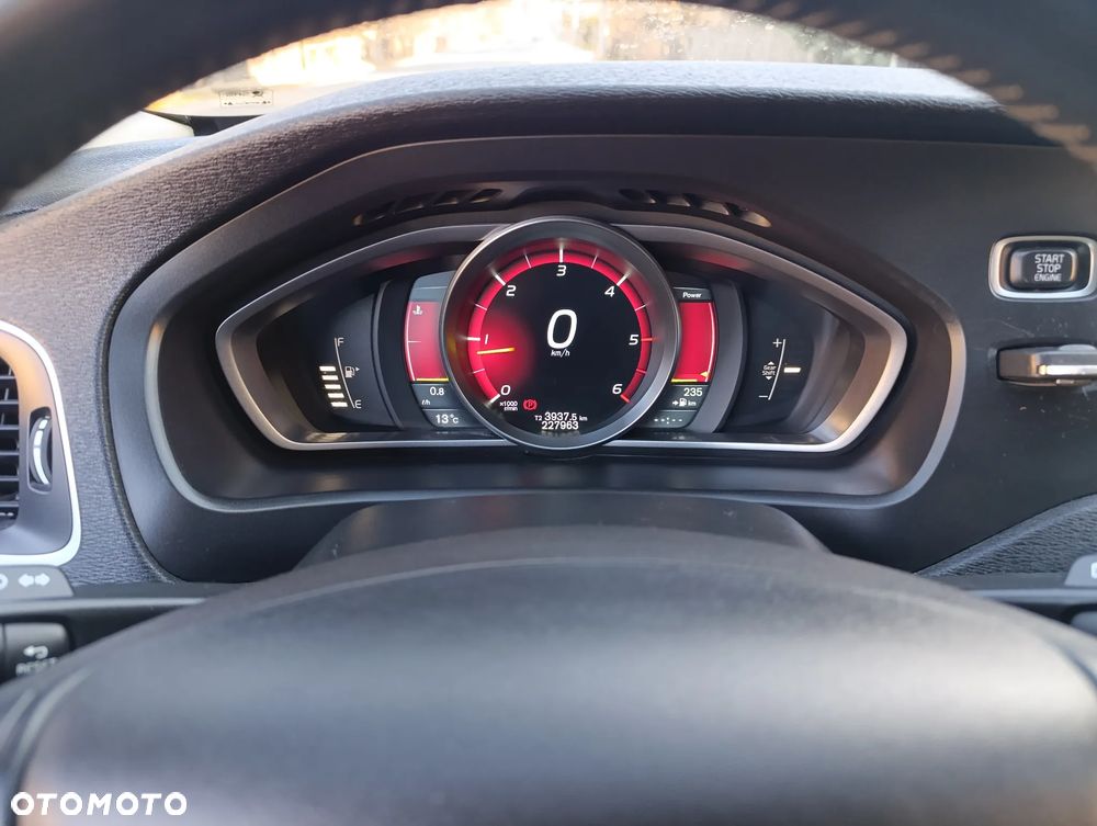 Volvo V40 D3 You - 9