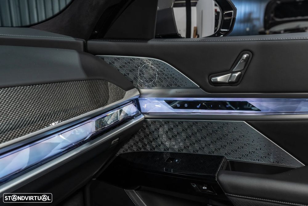 BMW 750 750e xDrive Pack Desportivo M - 9