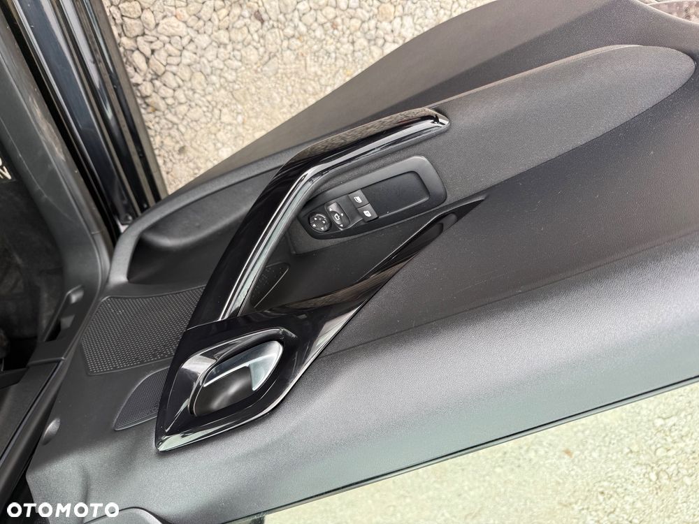 Peugeot 208 - 27