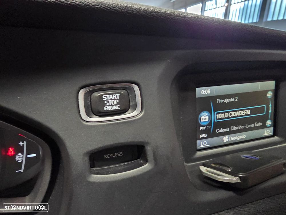 Volvo V40 D2 Summum - 14