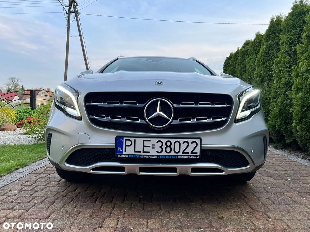 Mercedes-Benz GLA 200 d 7G-DCT AMG Line - 13
