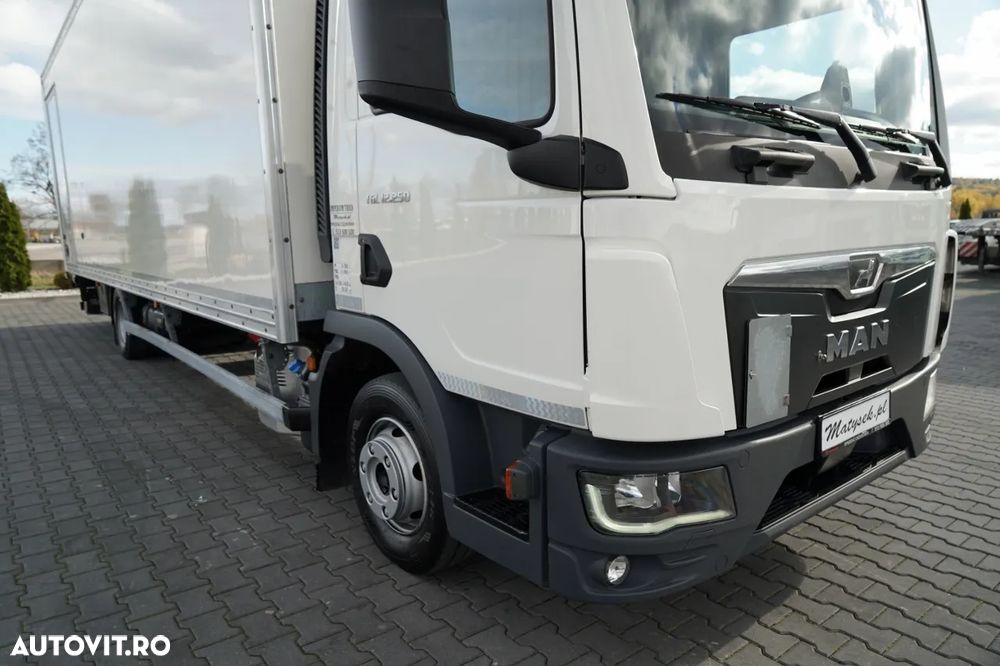 MAN TGL 12.250 / CAMION SOLO / CONTAINER 8 M / LIFT / UȘĂ LATERALĂ / 2021 - 7